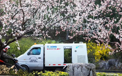 币游路面养护车在华东某地景物区作业