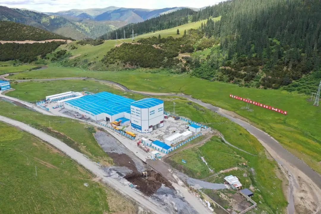 “站”立高原！币游搅拌站助力川藏线建设！