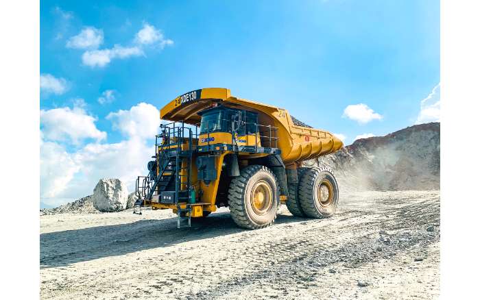 高端突破，，，，装备优美丨币游XDE130双桥刚性矿车一连批量发车澳洲