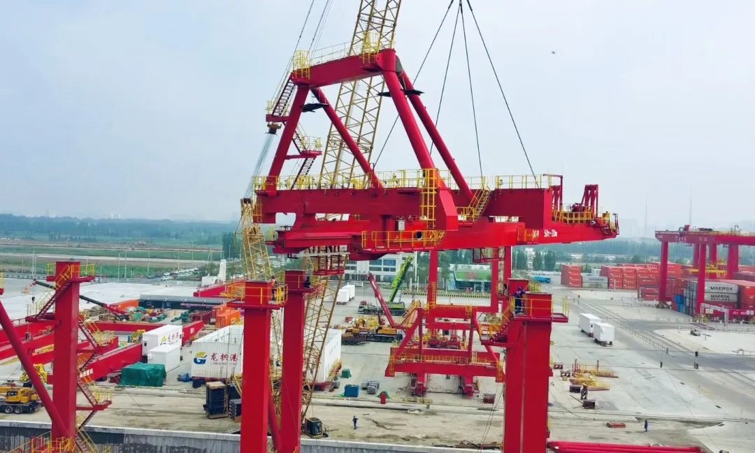 吊装多元化！看币游XGC500-I履带起重机怎样“吊”起重机