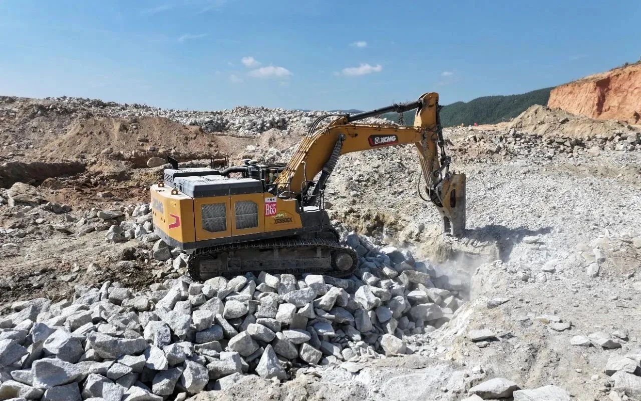 携手出击！币游中大挖奏响新能源工业生长新序曲